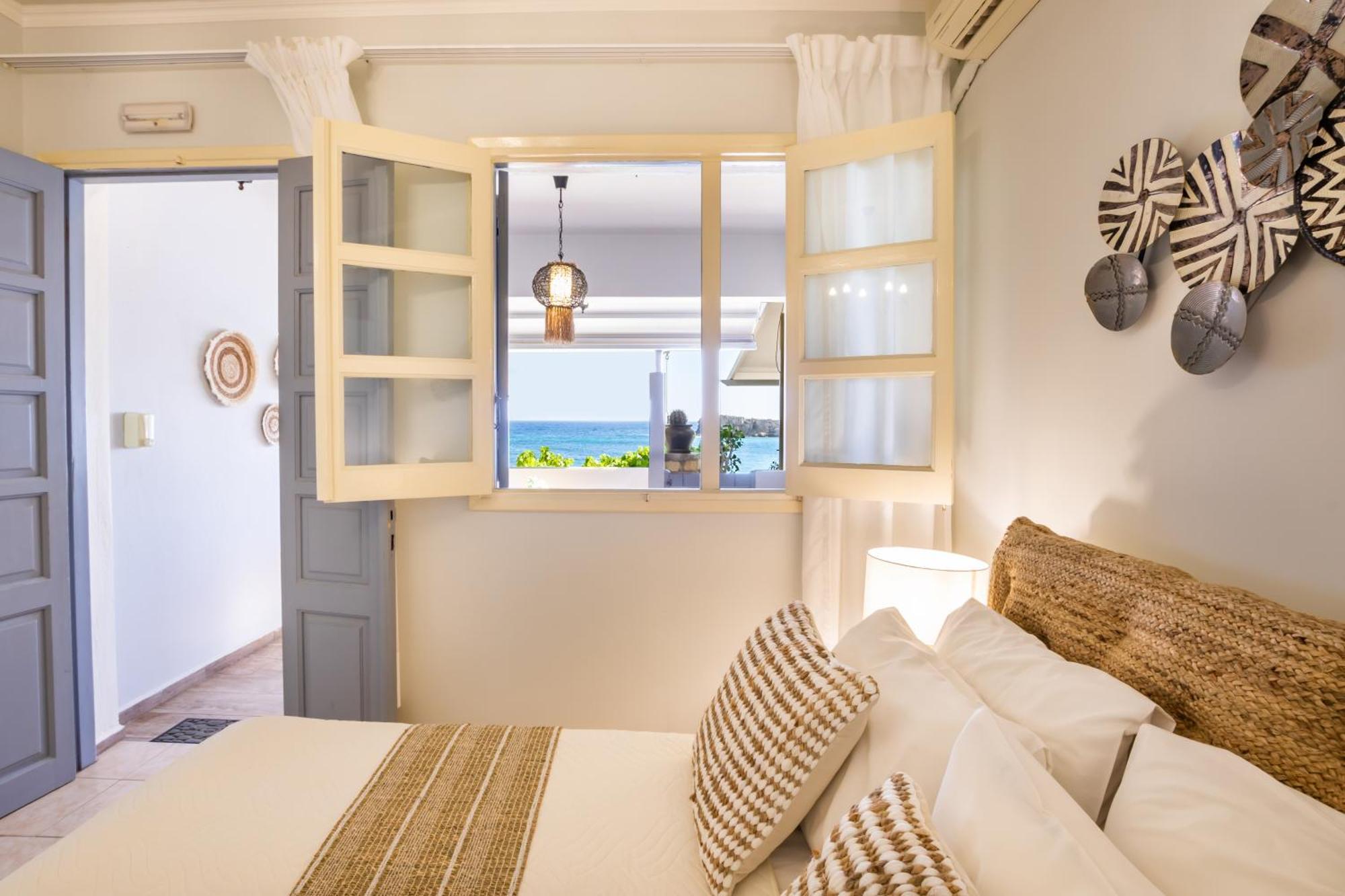 Le Grand Bleu Studios & Apartments Lefkos  Exterior photo